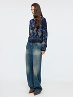 Semi-elastic curved jeans