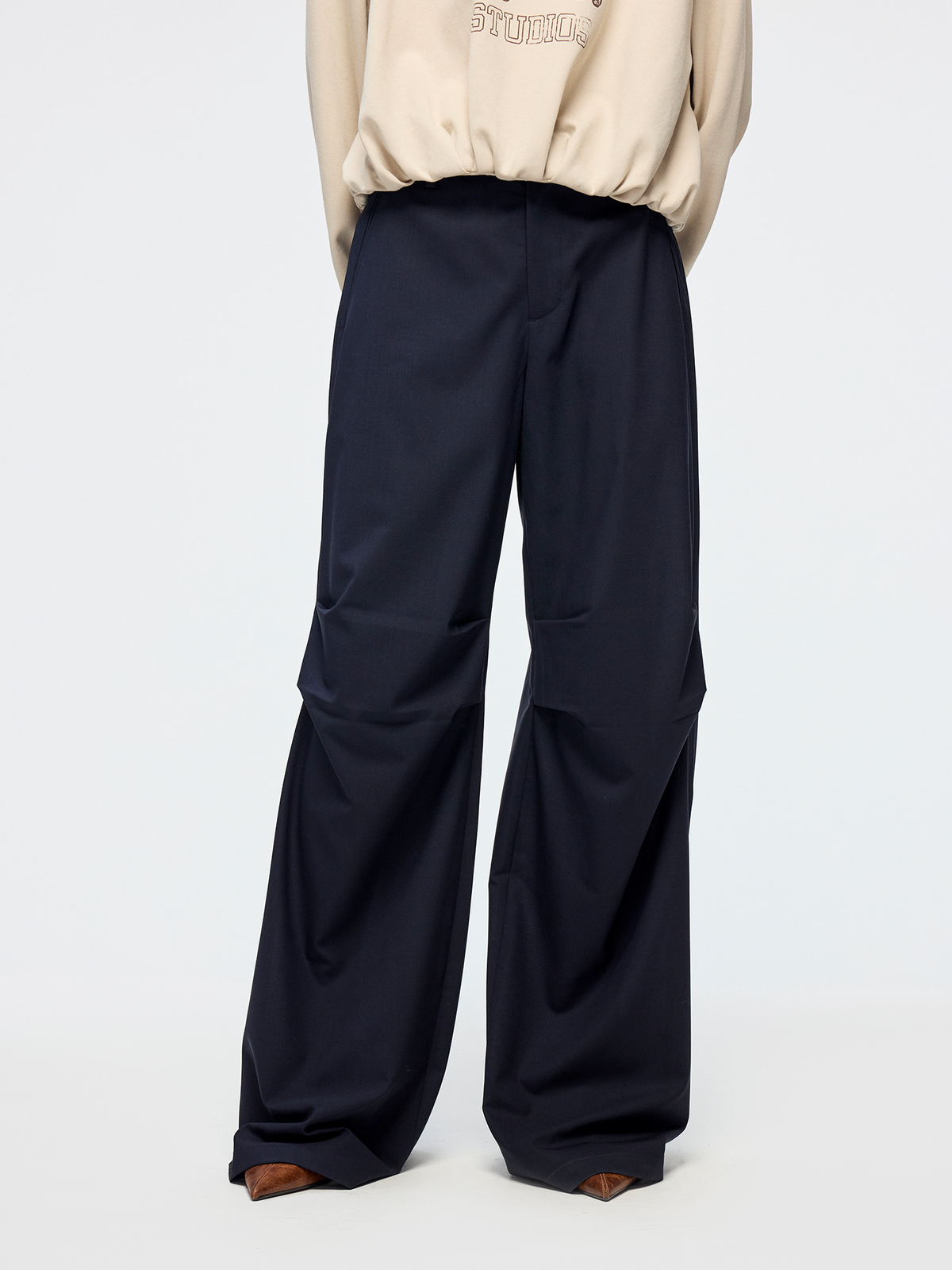 Machine washable wool pleated trousers
