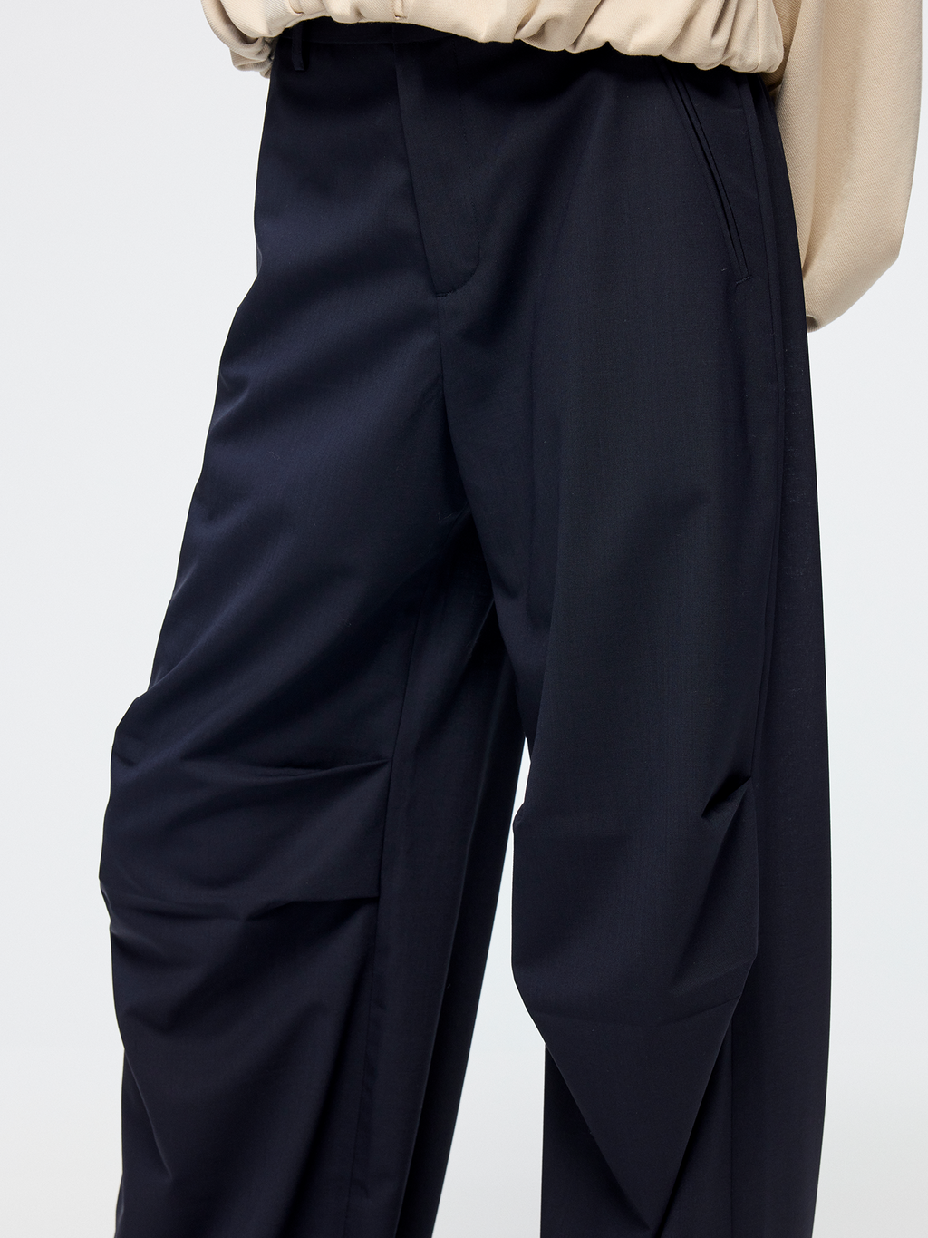 Machine washable wool pleated trousers