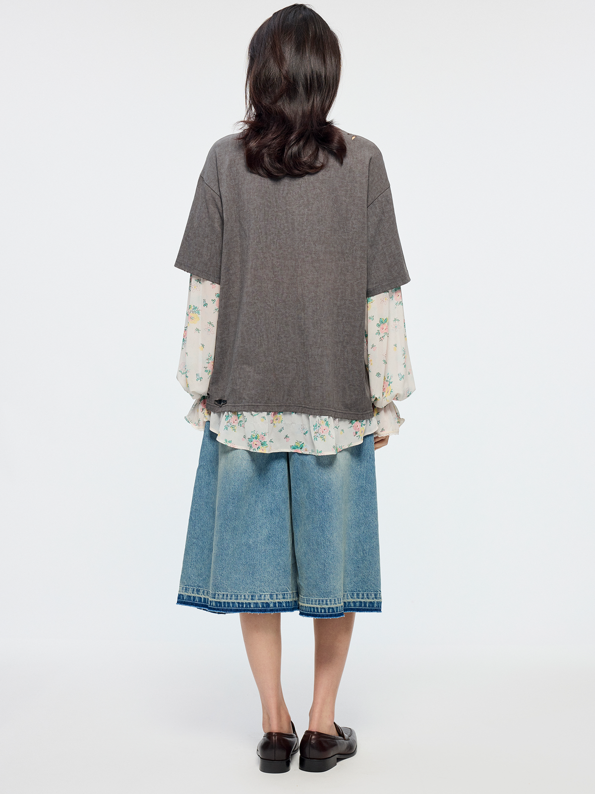 Floral ribbon mock-layer t-shirt