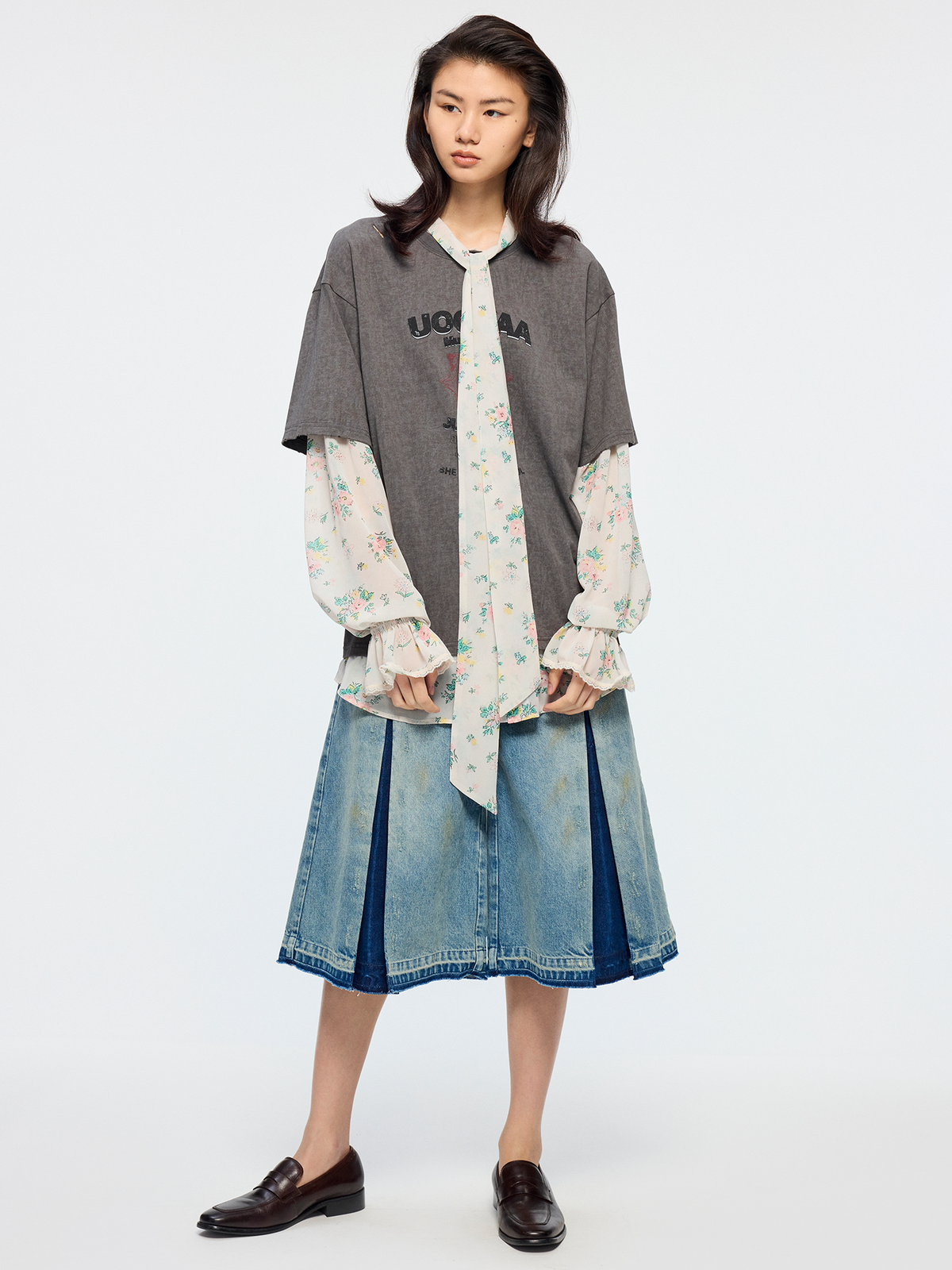 Floral ribbon mock-layer t-shirt