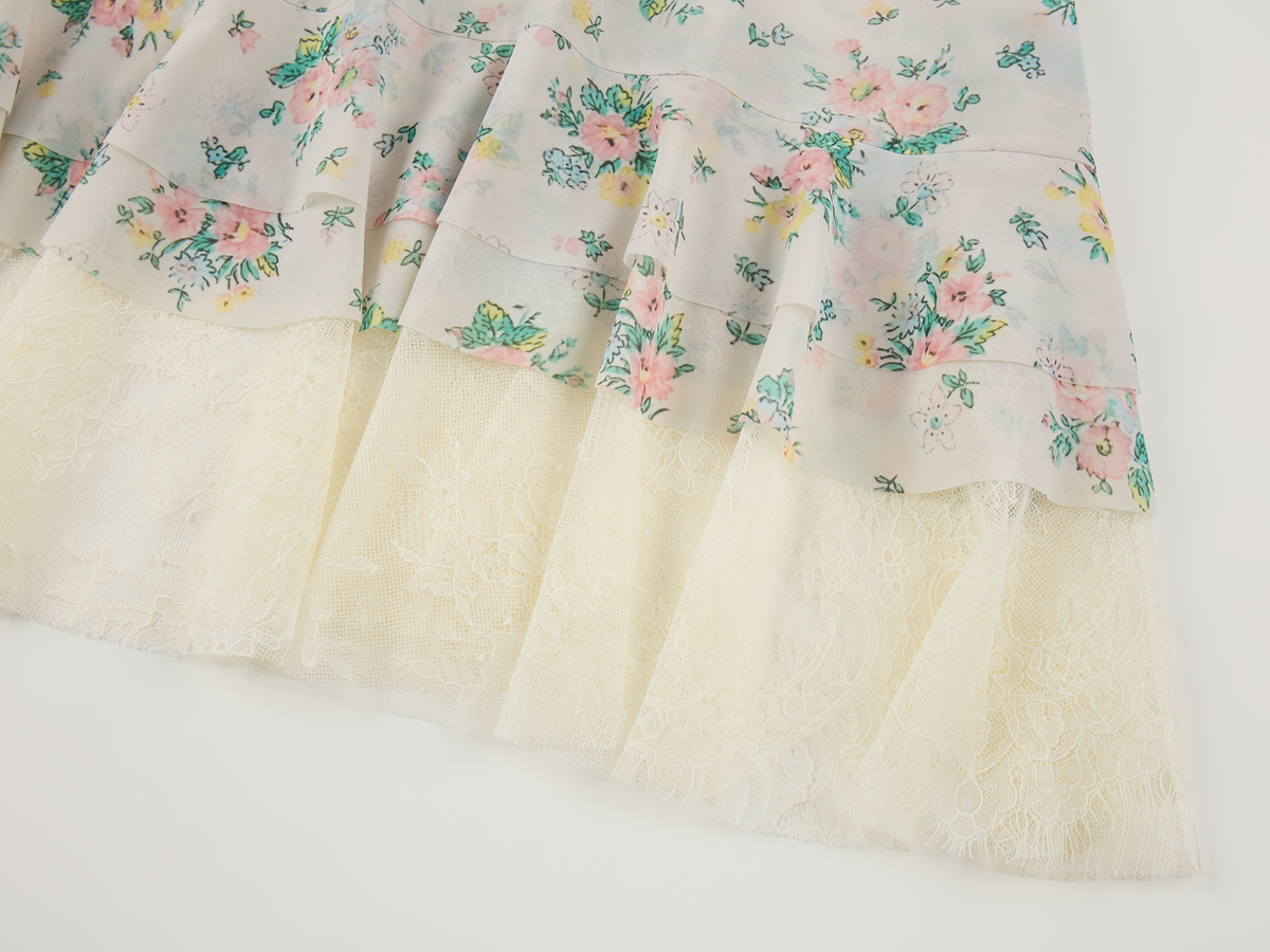 Floral ruffle collar dress