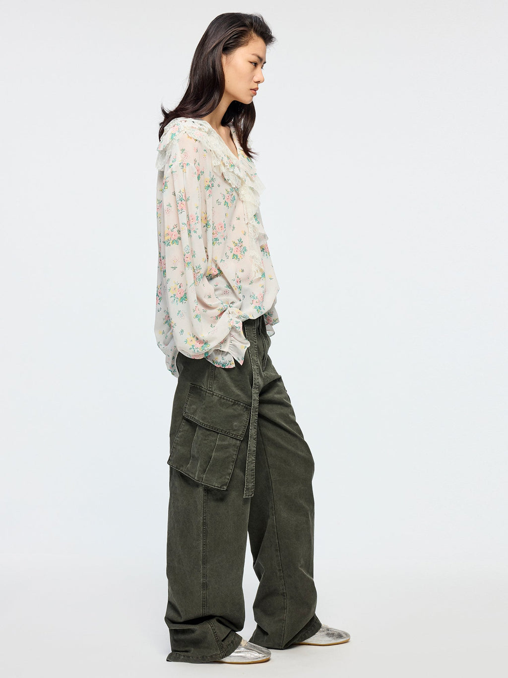 Curved leg cargo pants