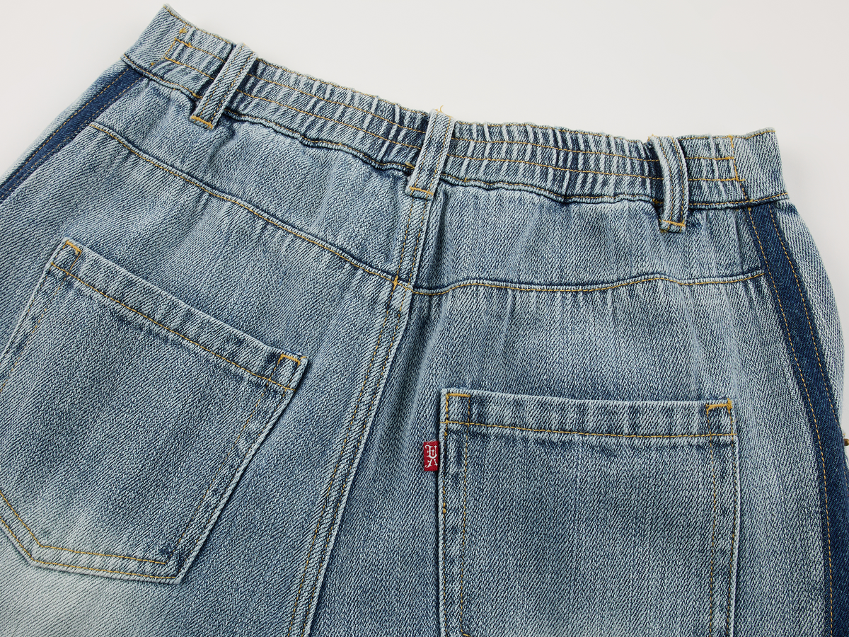 Color-block washed jeans