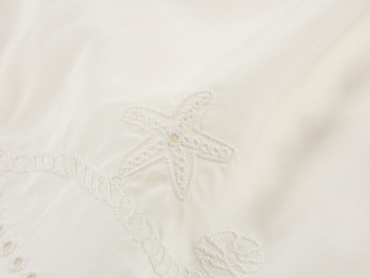 Openwork embroidered shorts