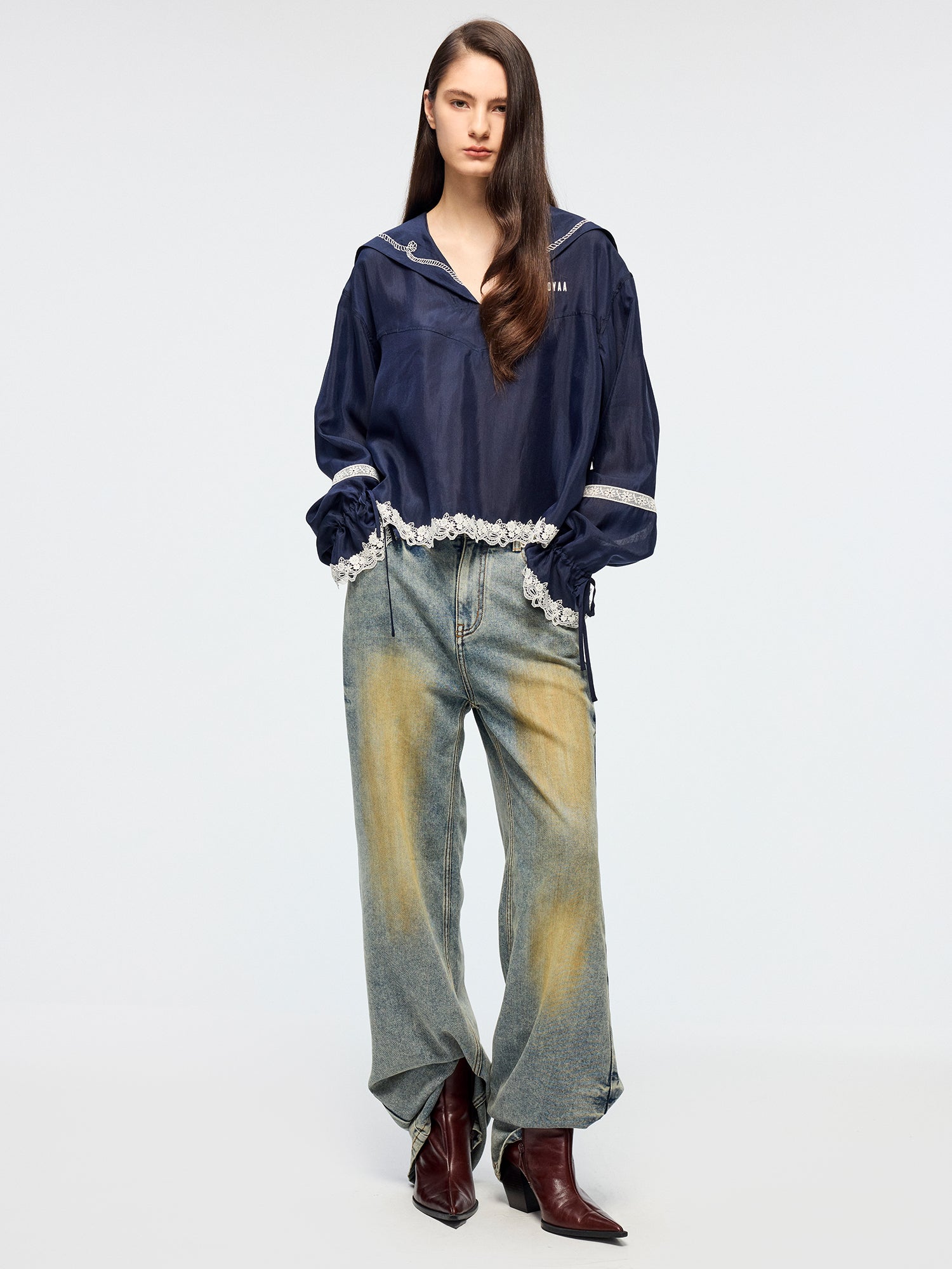 Washed dirty spray jeans