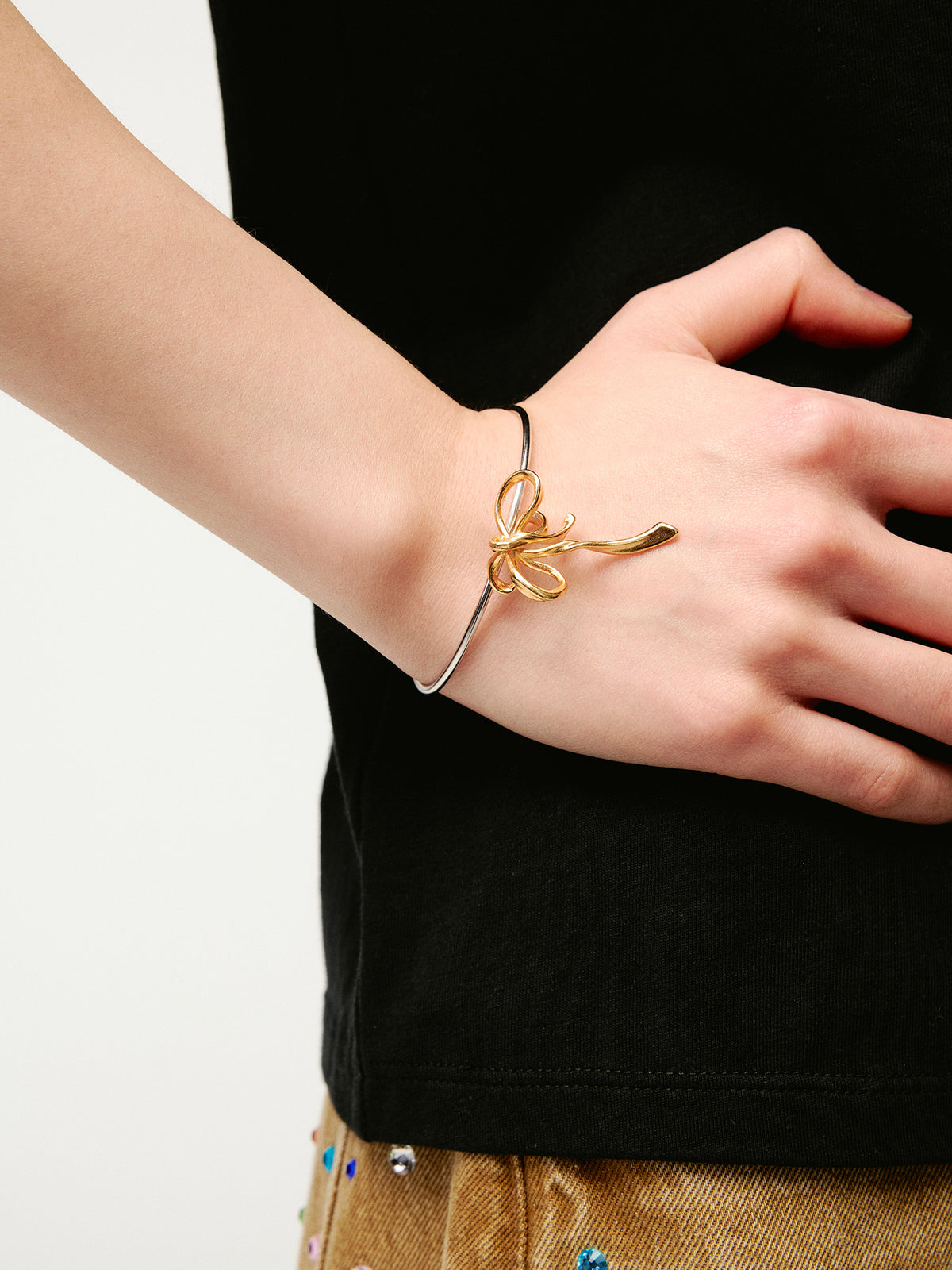 Sliding Bow Open Bracelet