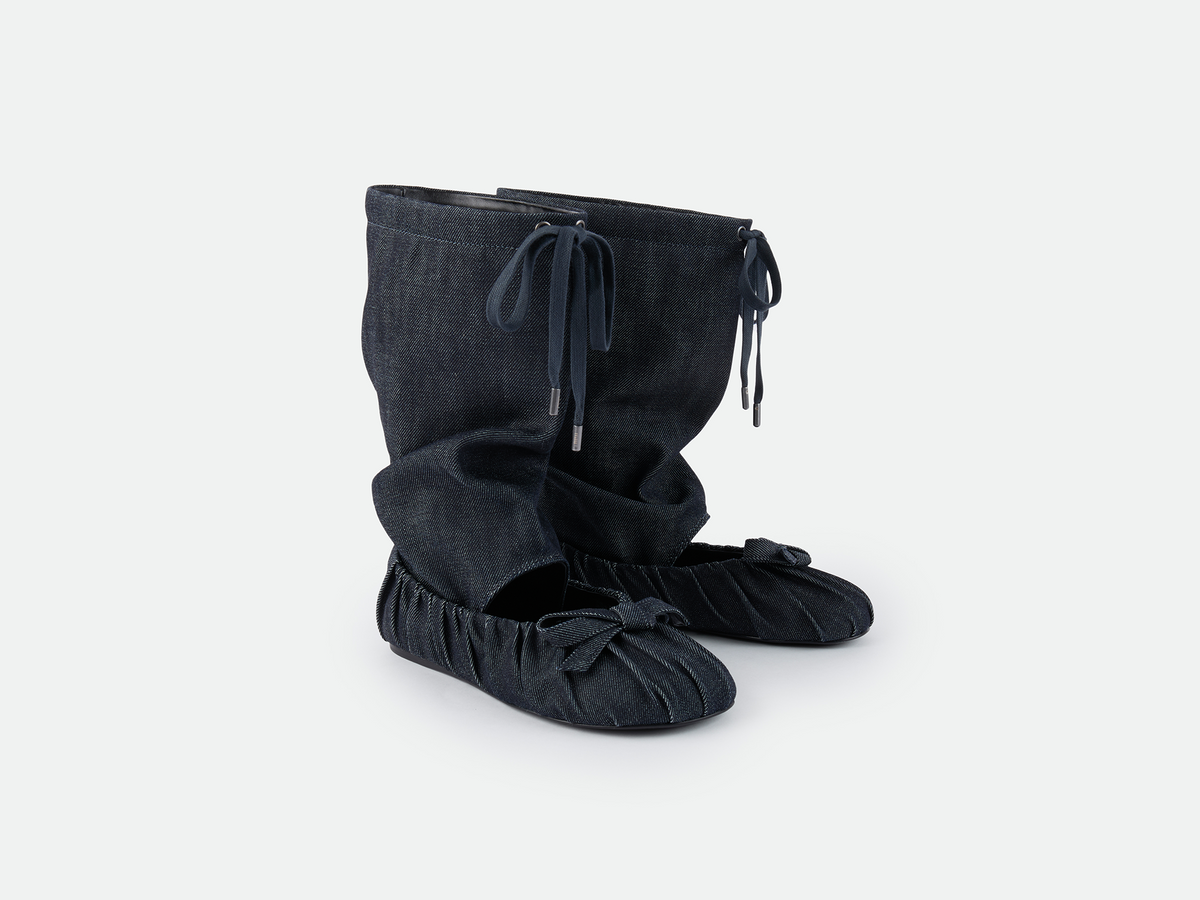 Ballerina in  slouch boots