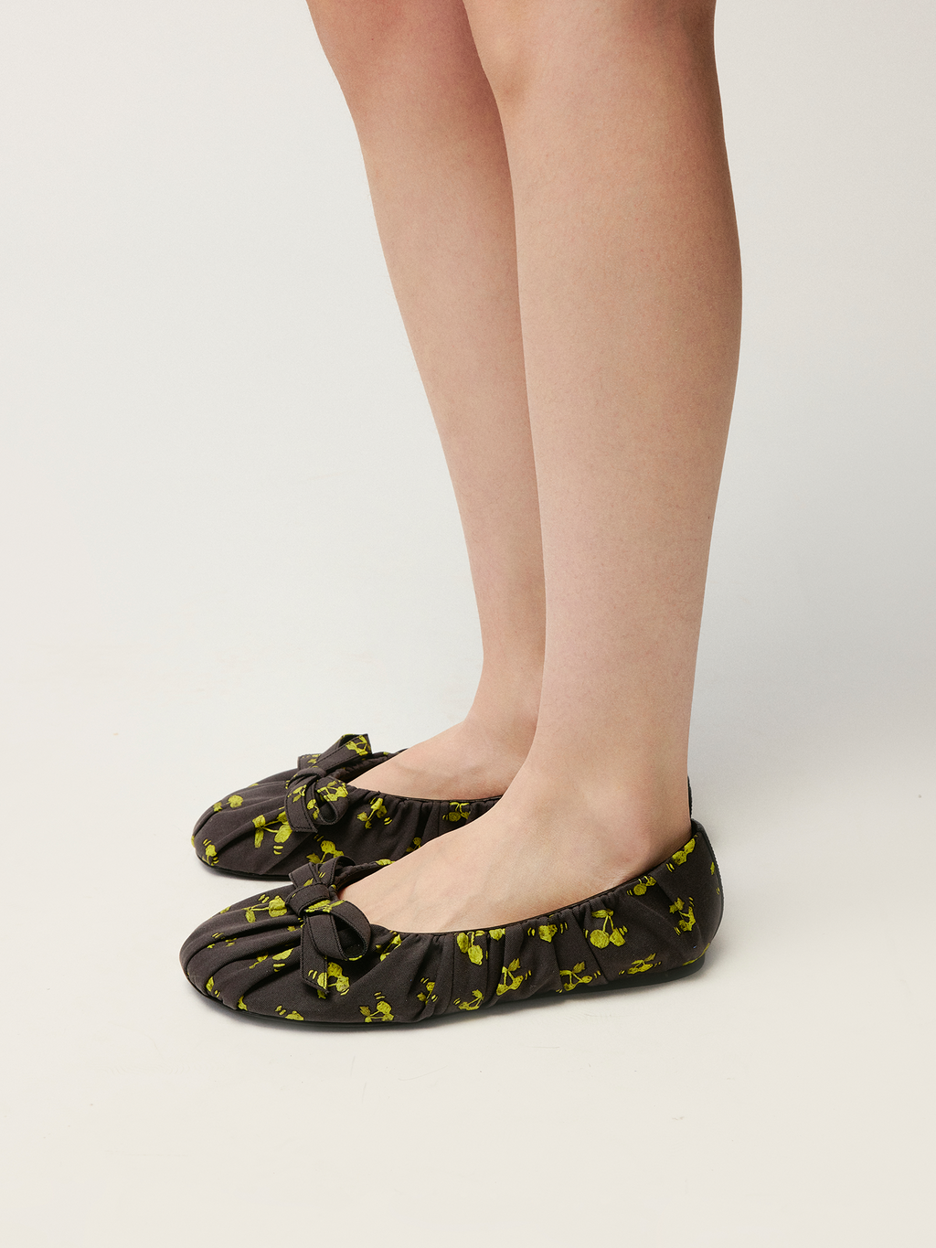 Printed bow lace-up ballerina