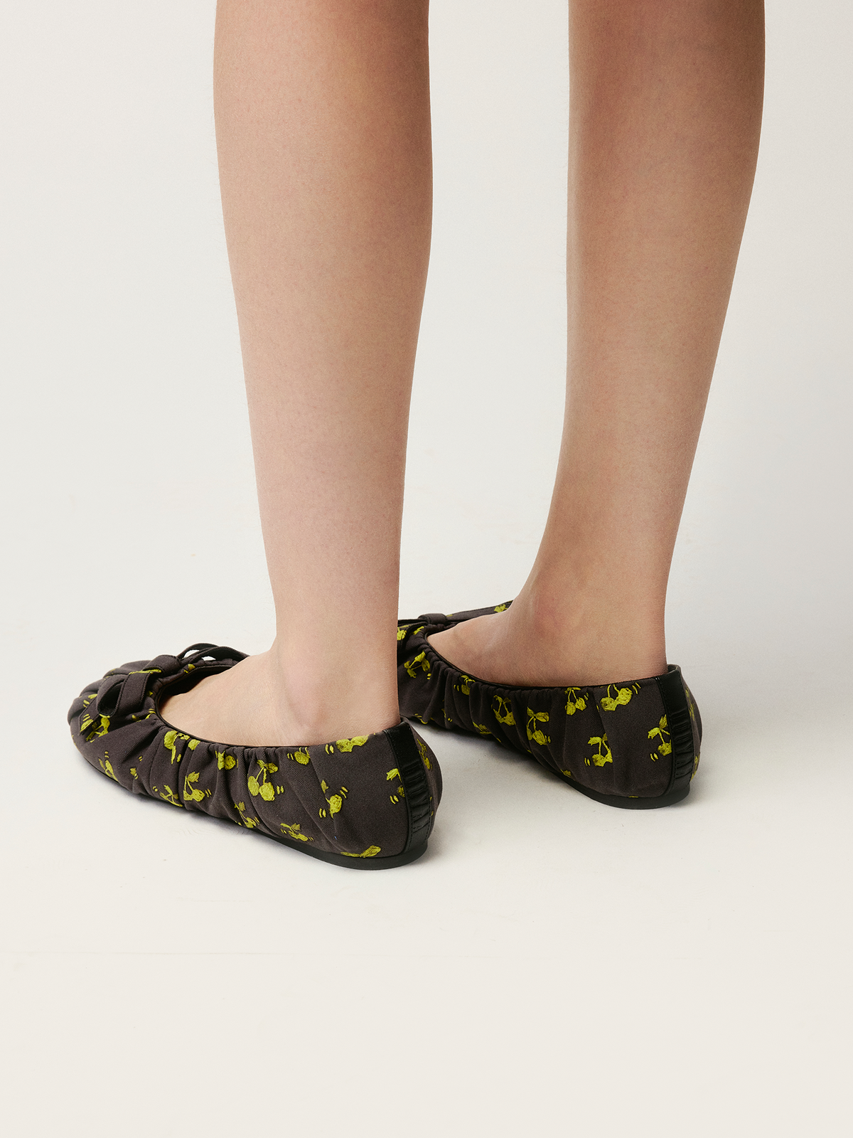 Printed bow lace-up ballerina