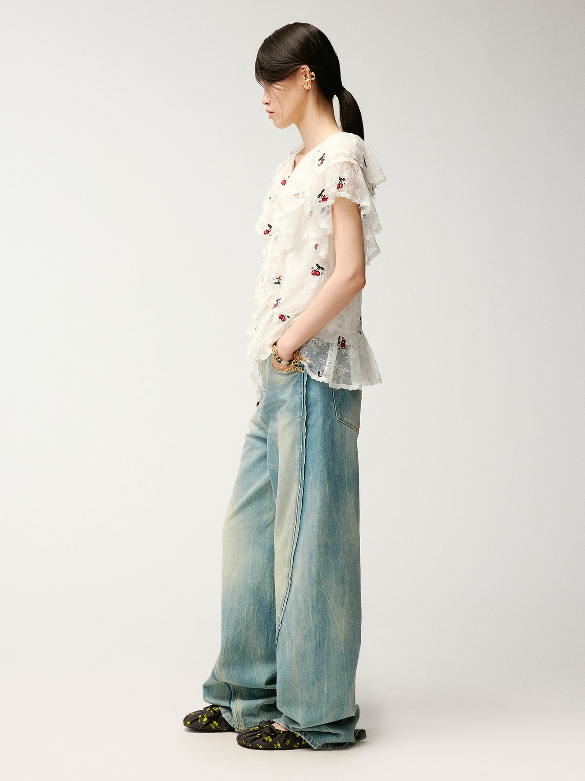 Embroidered sporty cherry lace shirt