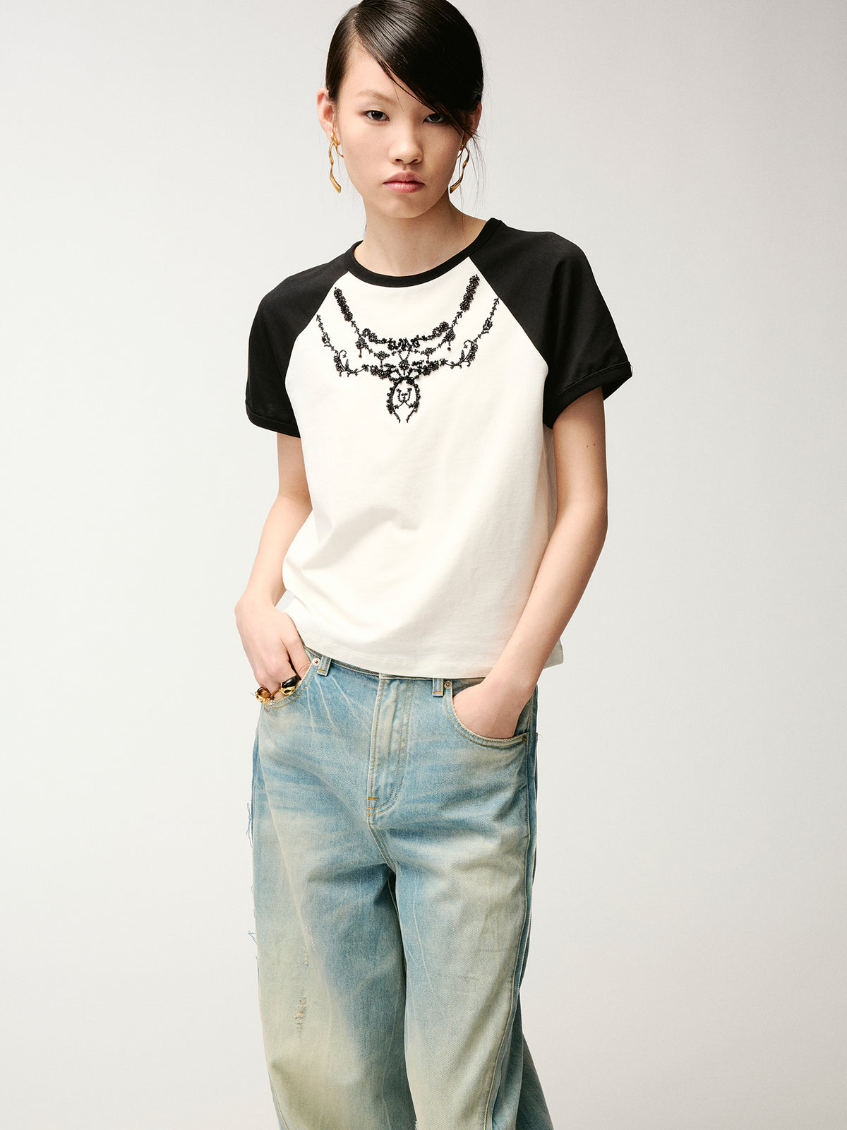 Beaded embroidered vintage necklace raglan T-shirt