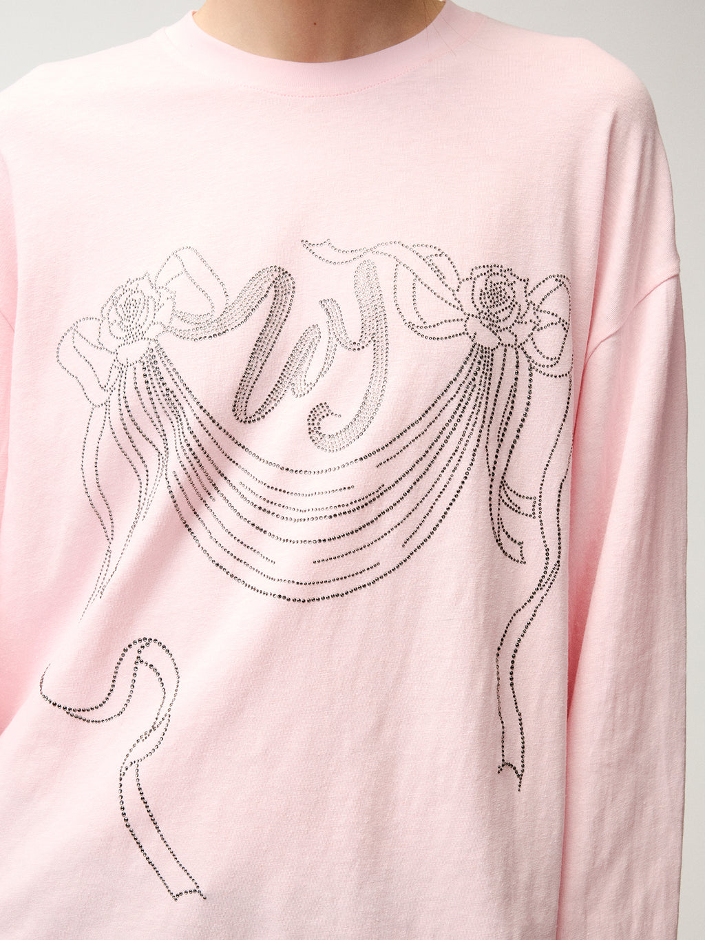 Rhinestone ribbon long sleeve T-shirt