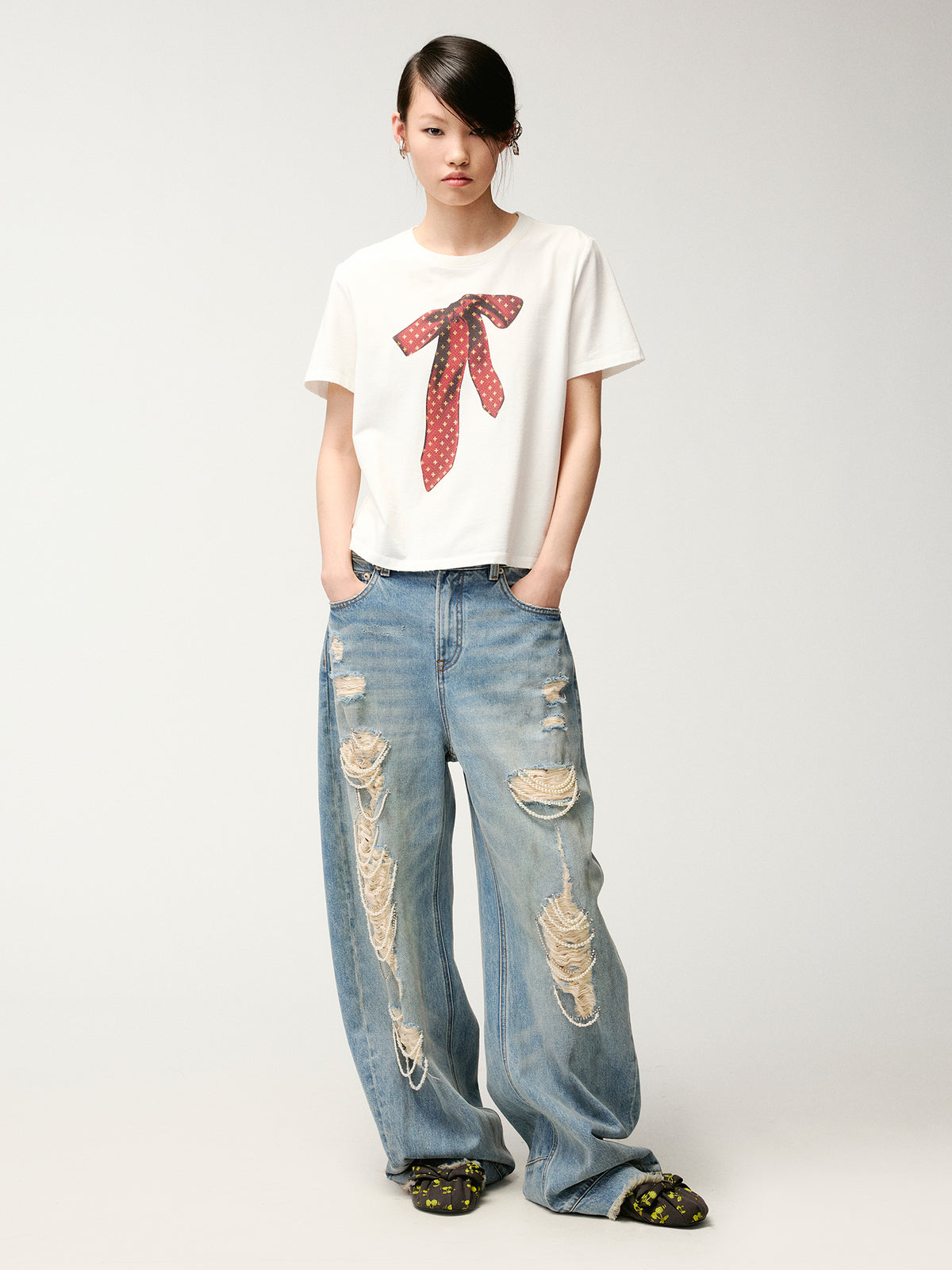 Pearl chain distressed jeans