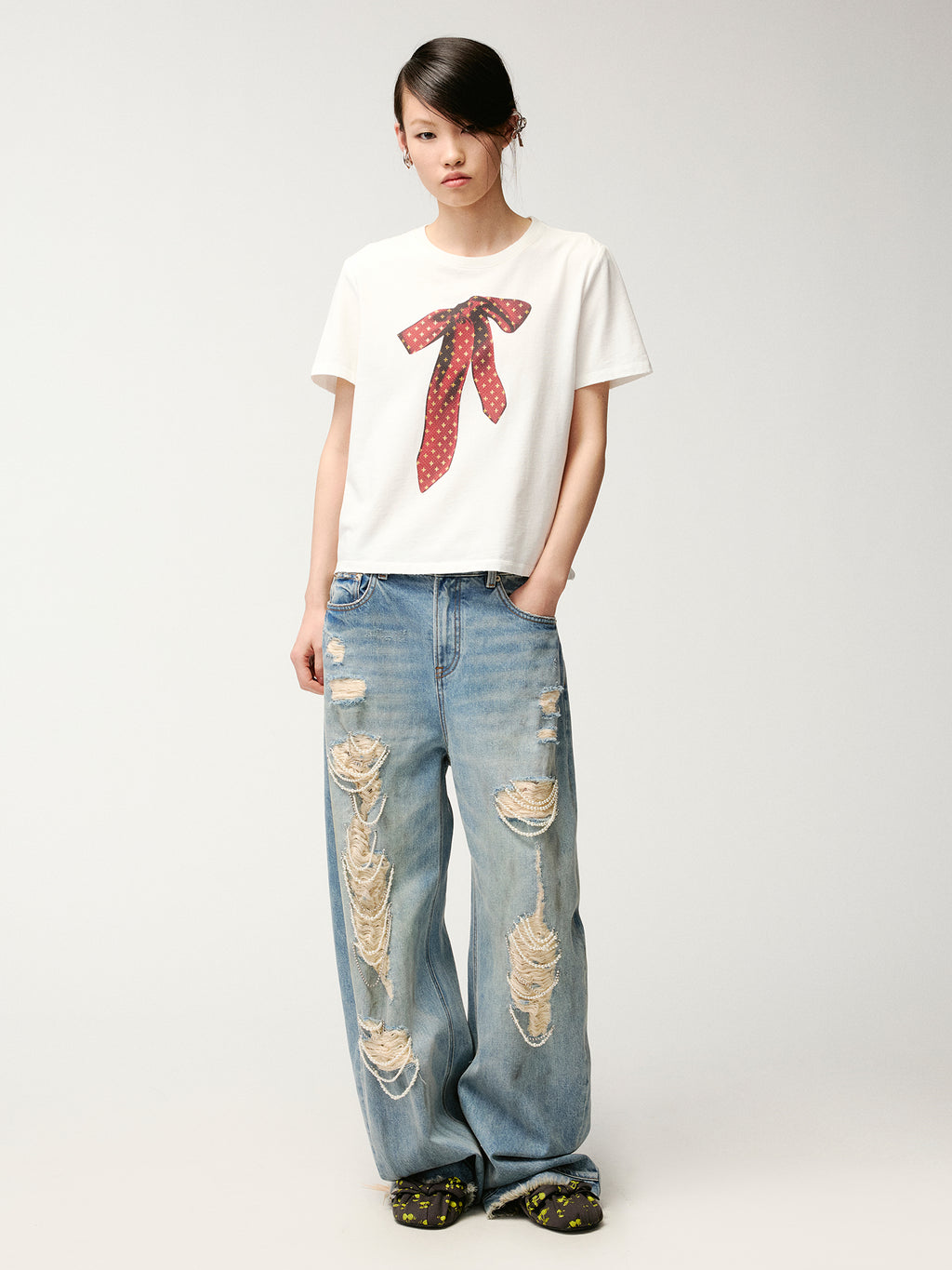 Pearl chain distressed jeans