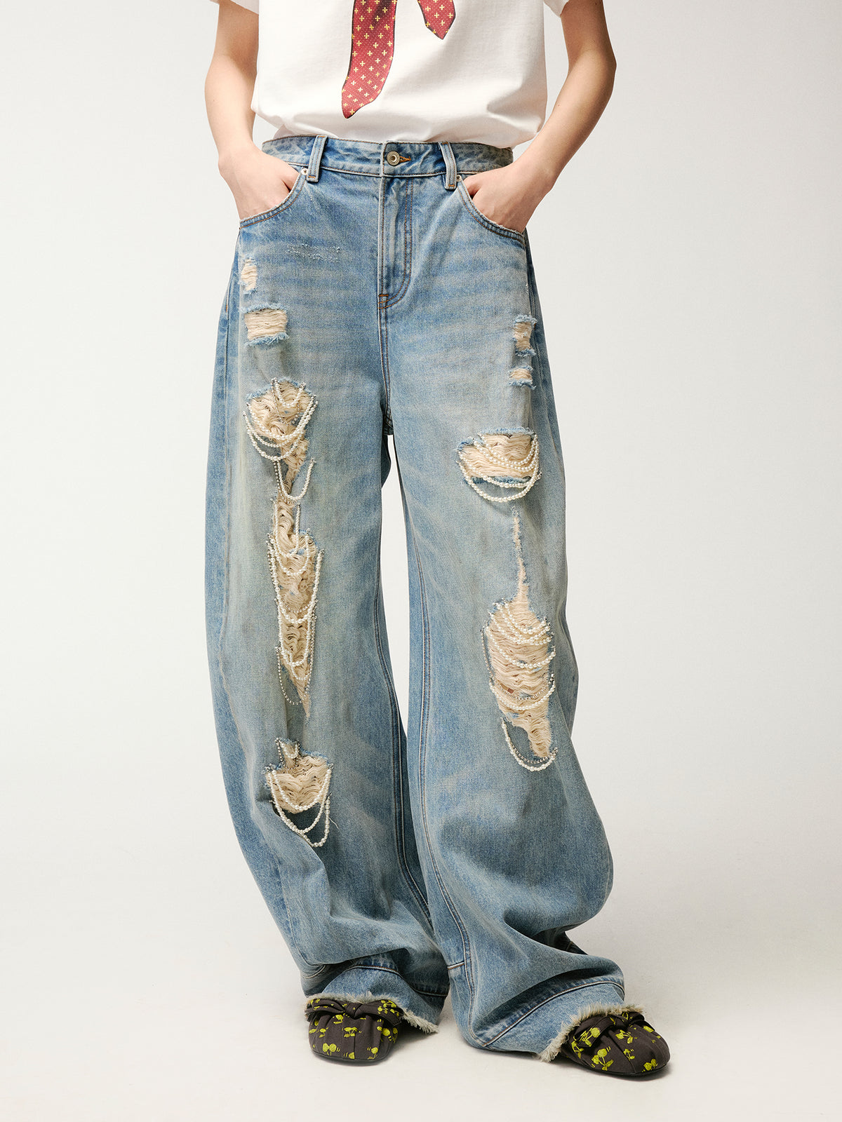 Pearl chain distressed jeans