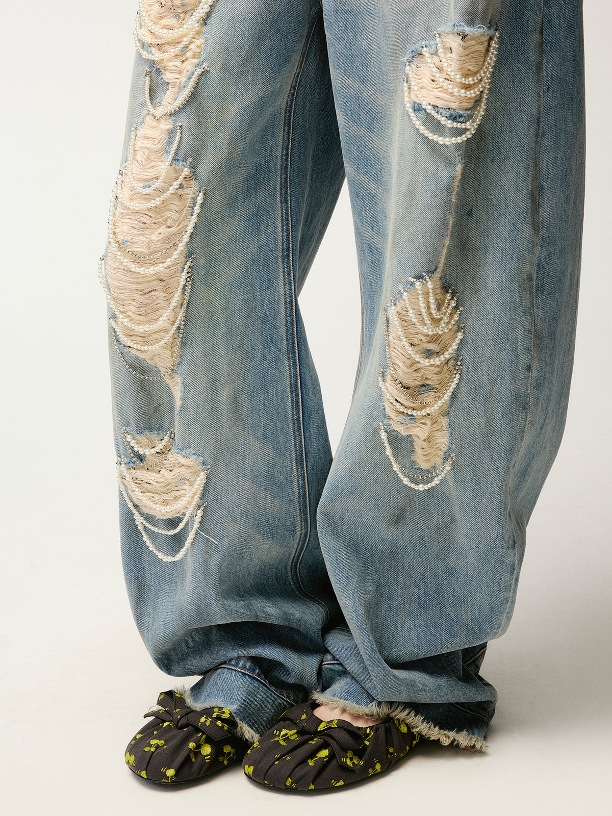 Pearl chain distressed jeans