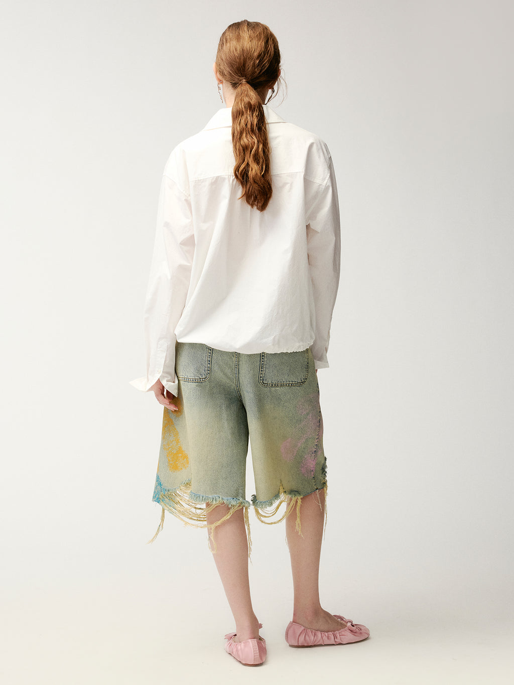 Bow-tie ruffle collar shirt