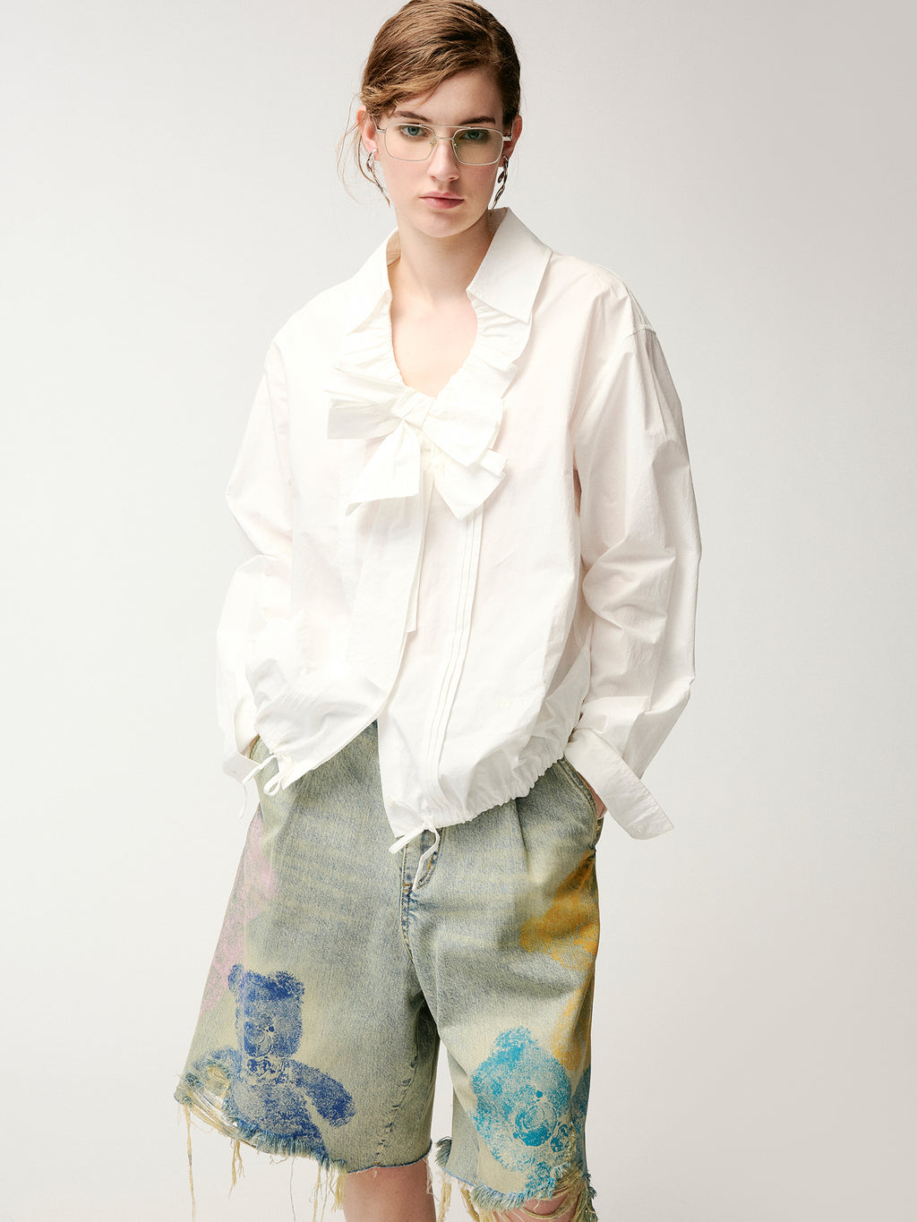 Bow-tie ruffle collar shirt