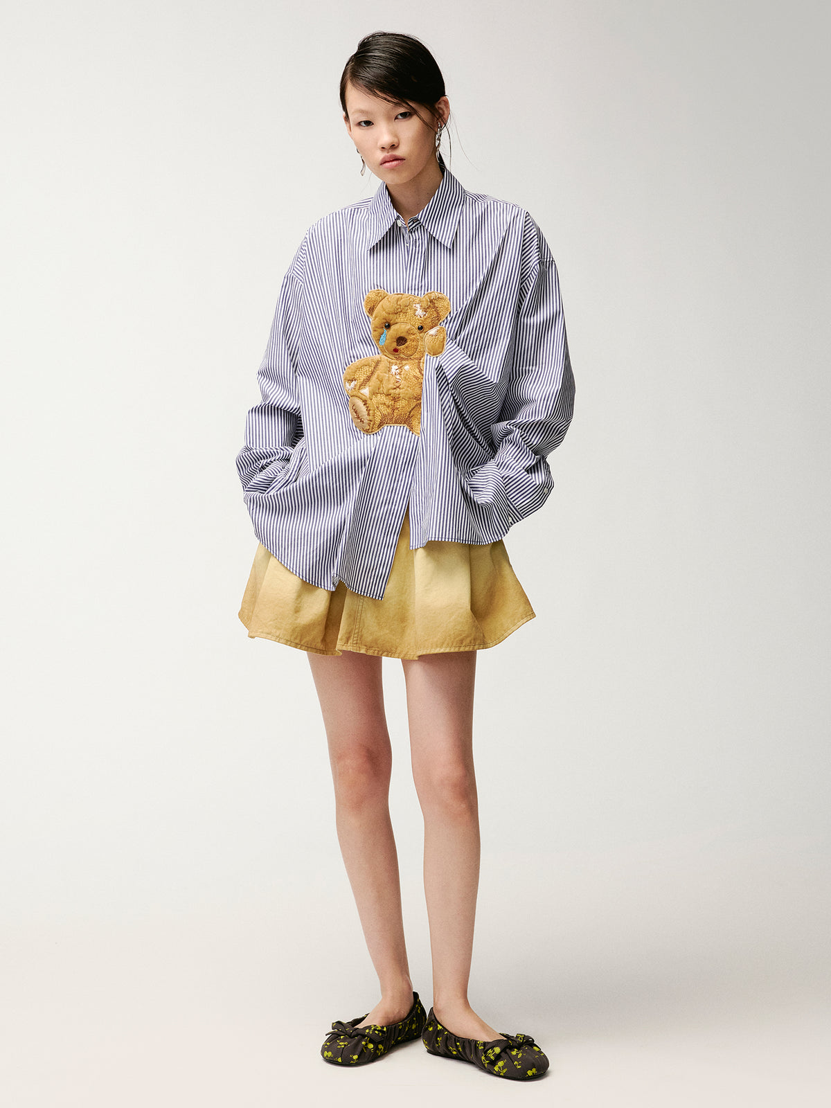 Sad bear jacquard appliqué pintuck shirt