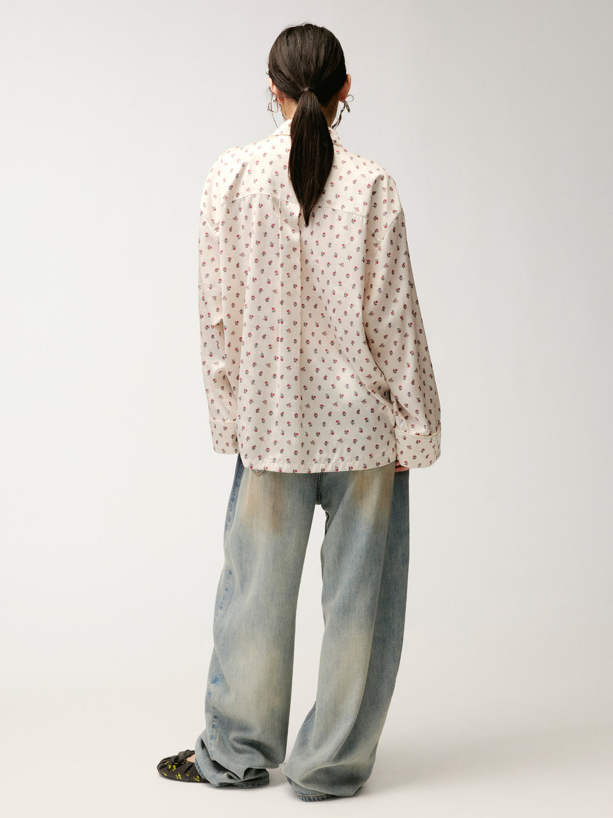 Sad bear jacquard appliqué pintuck shirt