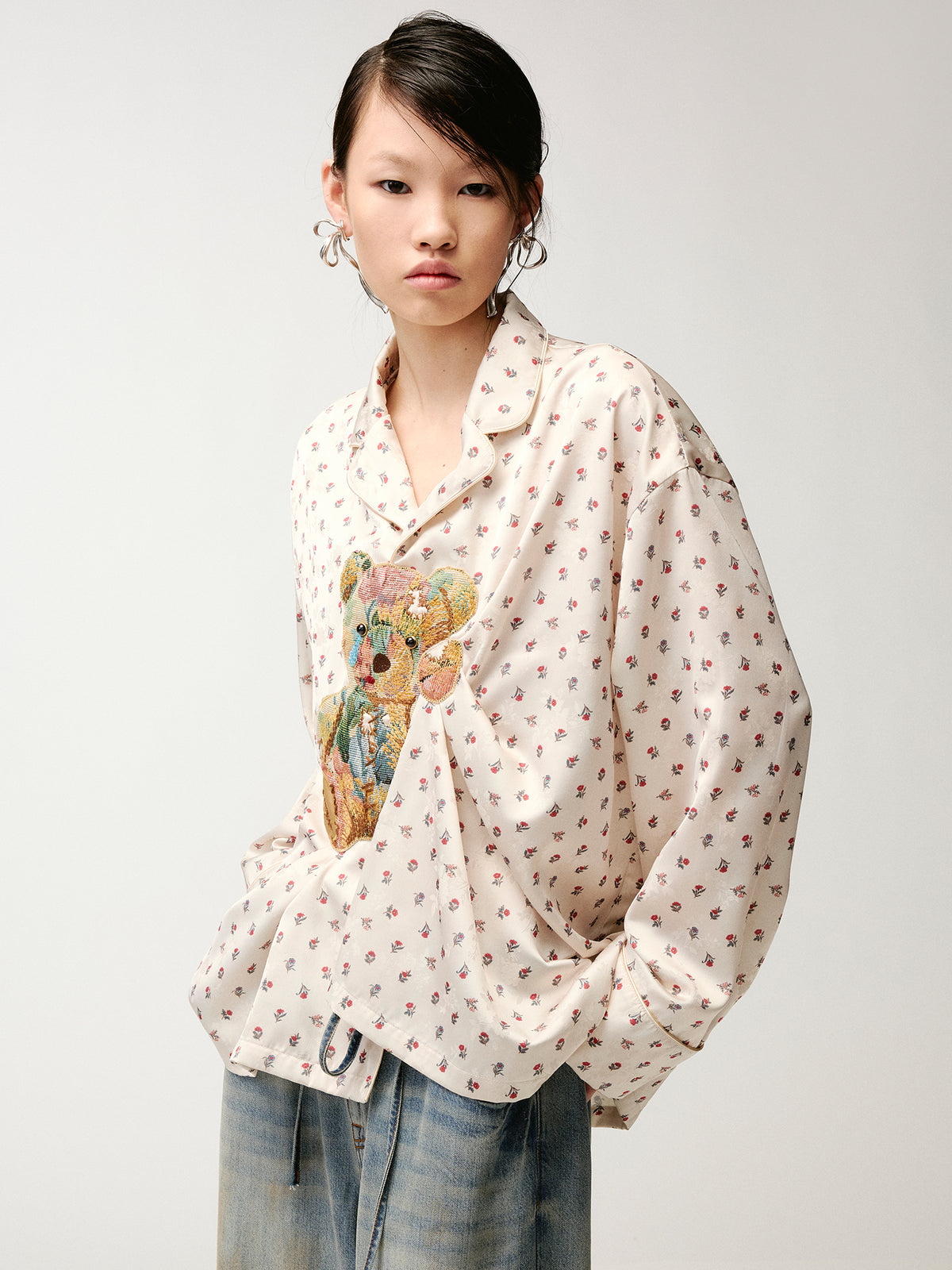 Sad bear jacquard appliqué pintuck shirt