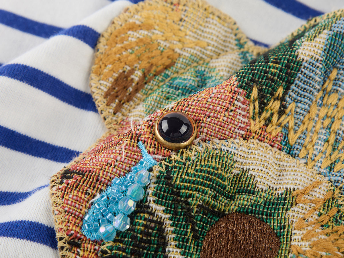 Sad bear appliqué embroidery pintuck T-Shirt