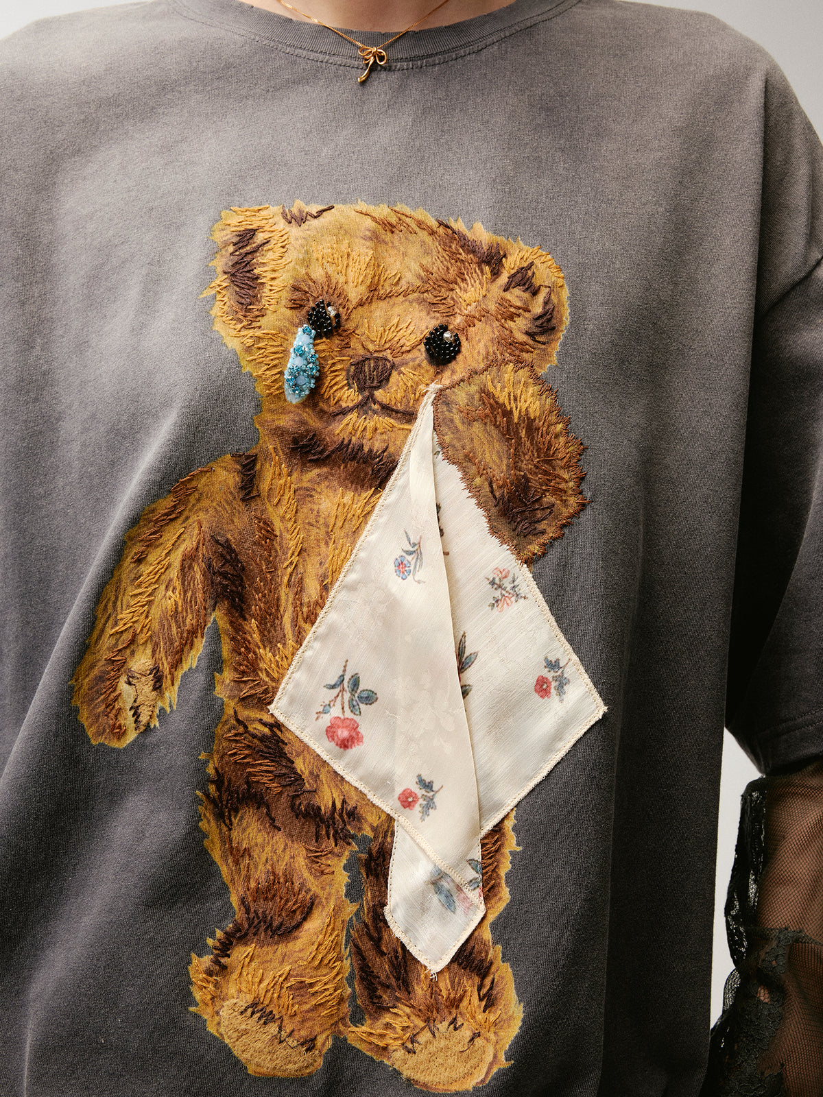 Sad bear appliqué embroidery faux two-piece T-Shirt