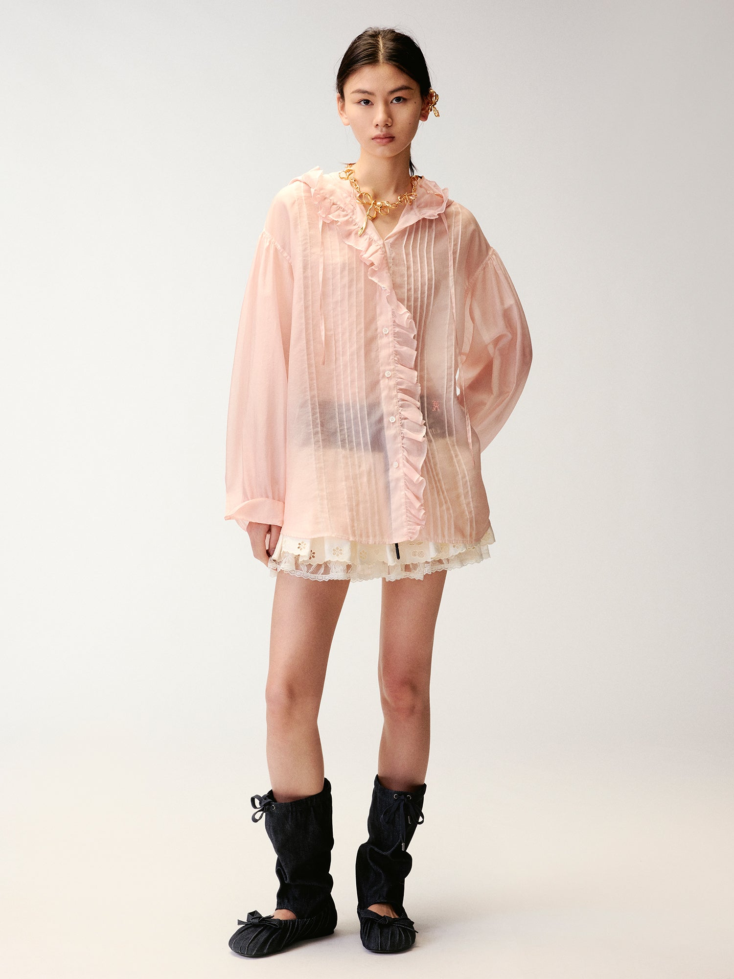 Cold-dyed ruffled hooded shirt