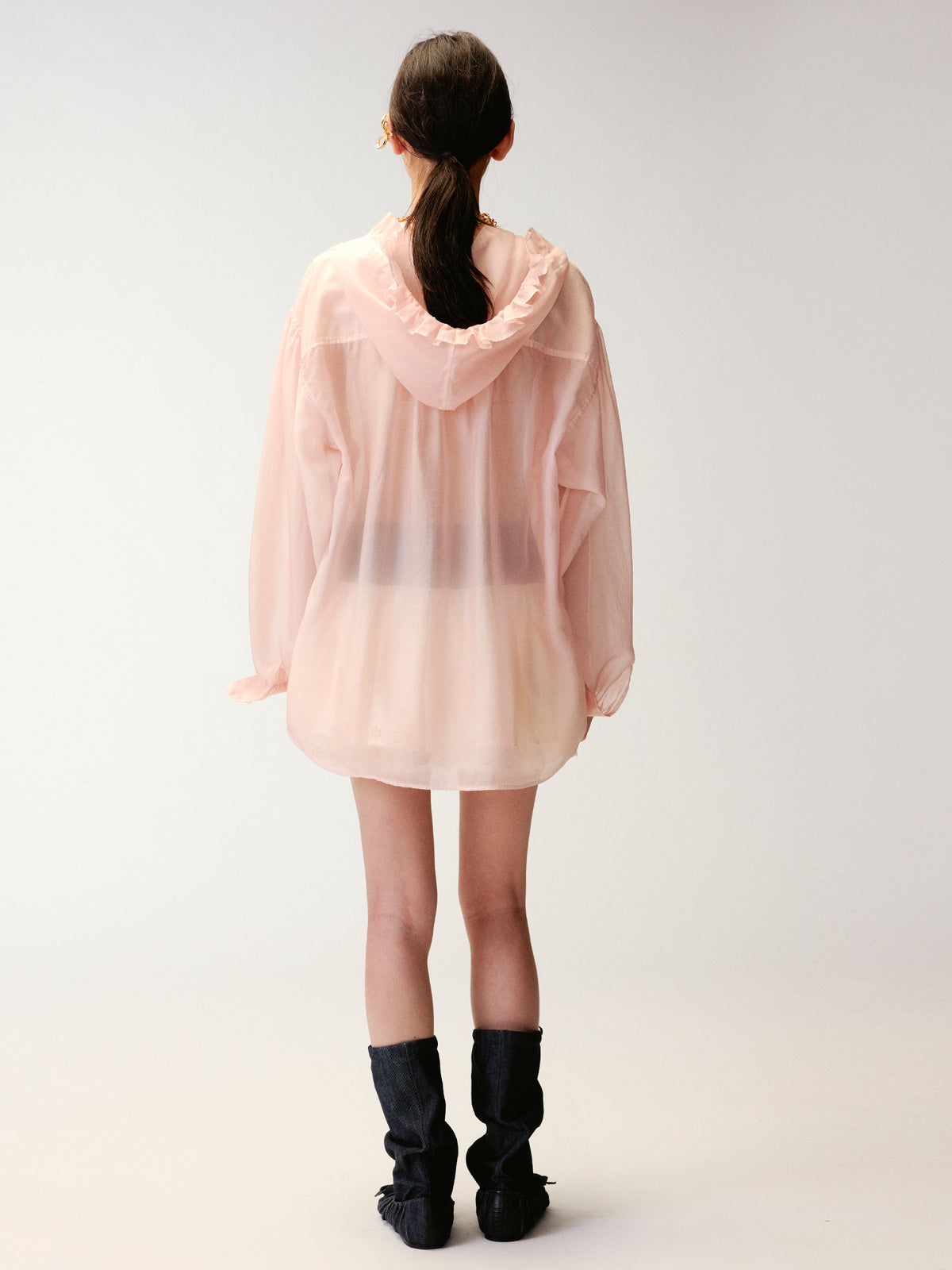 Cold-dyed ruffled hooded shirt