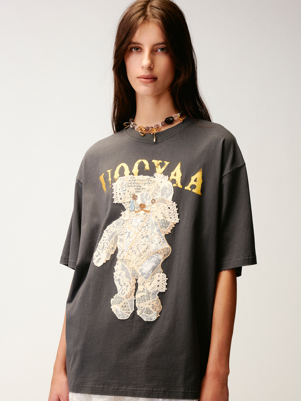 Lace appliqué embroidered T-shirt
