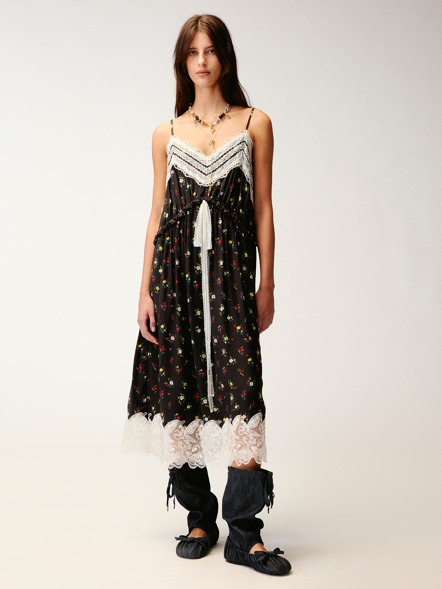 Insect and floral motif lace spliced camisole dress