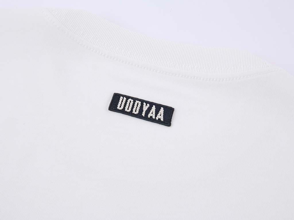 Embroidered hugging rabbit crewneck T-shirt