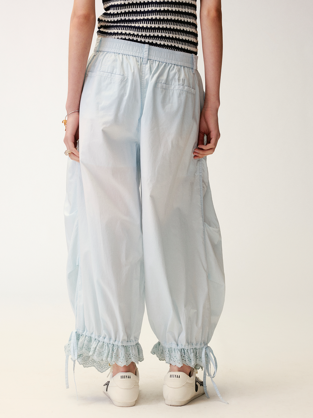 Cutout embroidered seven-point cargo pants