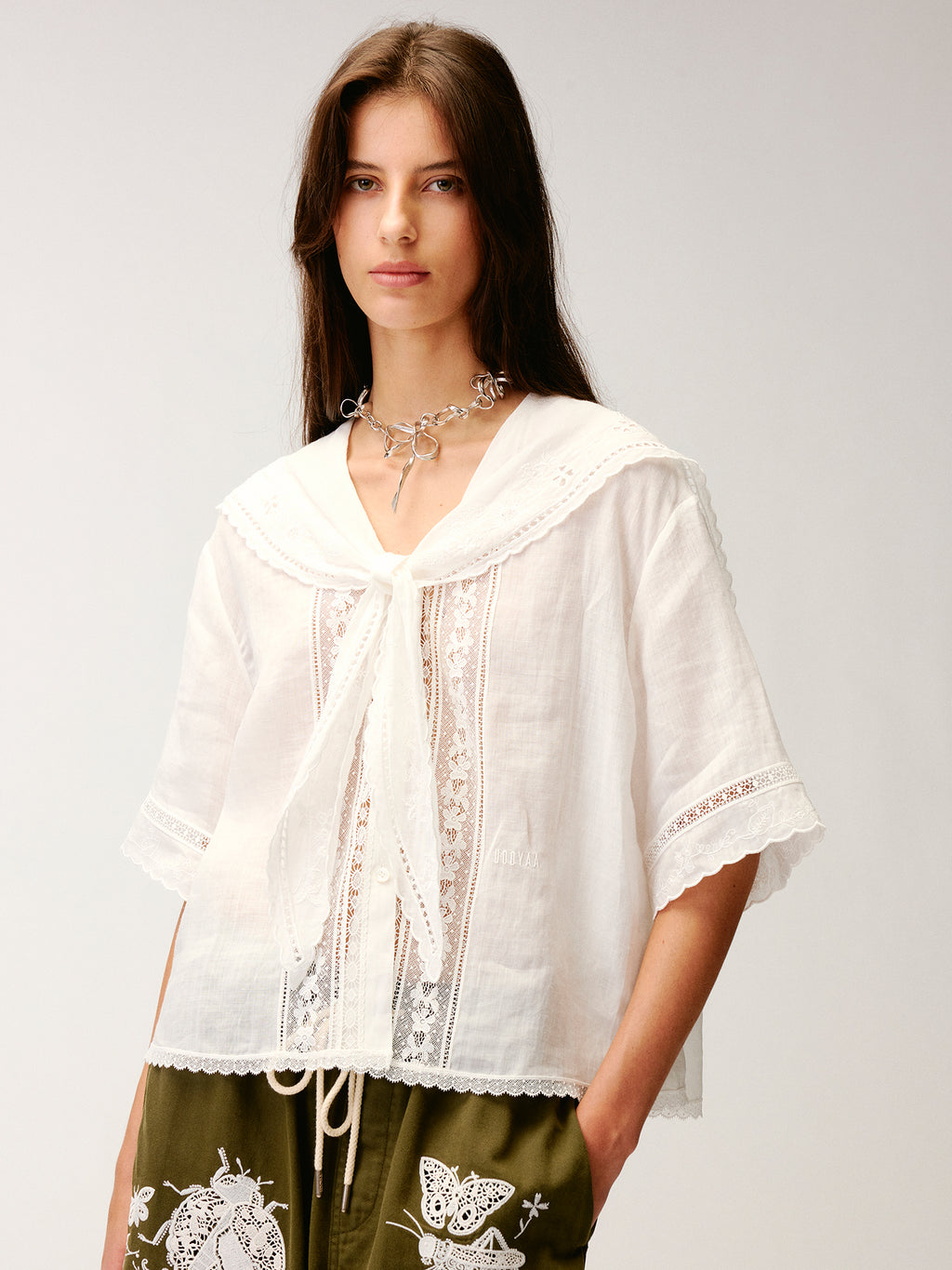 Cutout embroidered sailor collar shirt