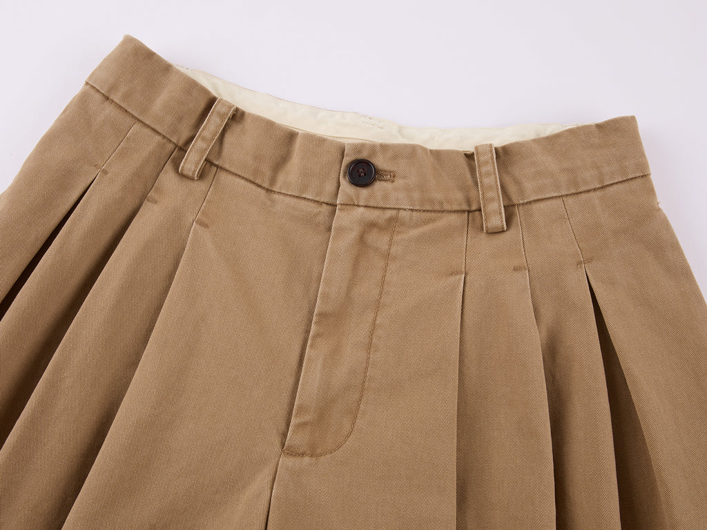 Lace insect and floral cutout embroidered shorts