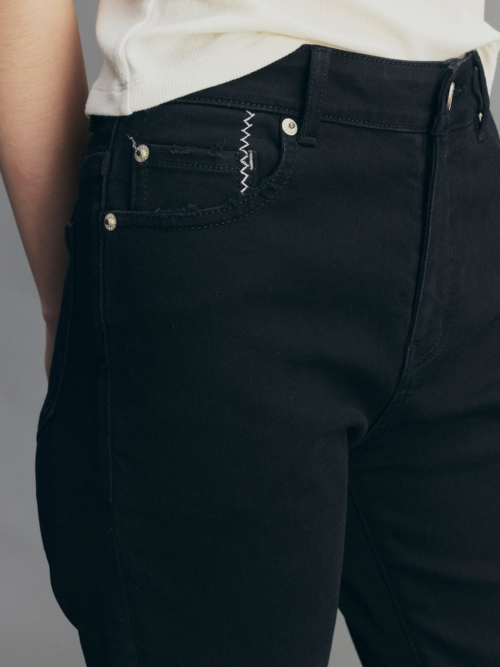 Rock-Inspired Skinny Distressed Jeans