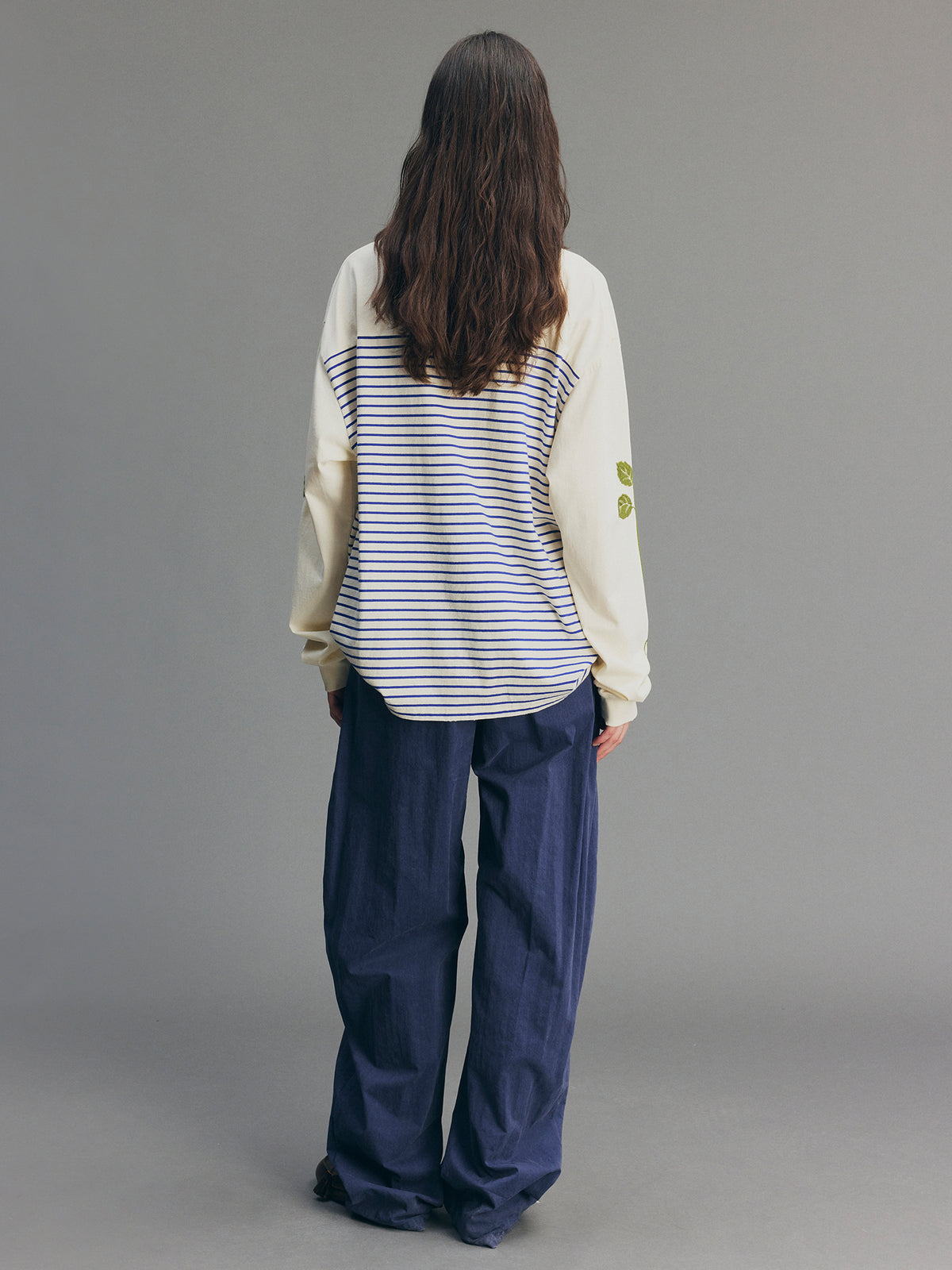 Romantic True Flower Stem Embroidered Sweatshirt