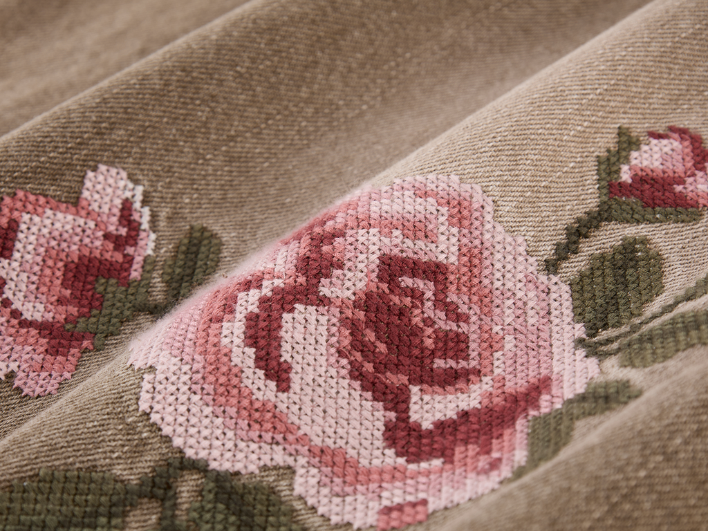 Vintage Floral-Embroidered Cropped Jeans