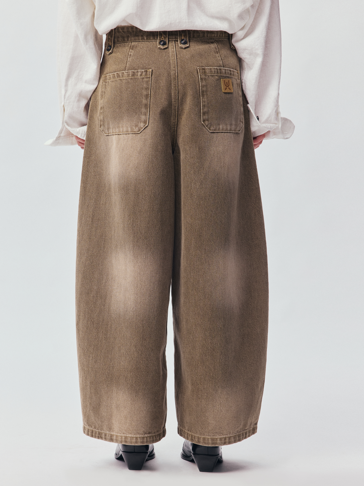 Vintage Floral-Embroidered Cropped Jeans