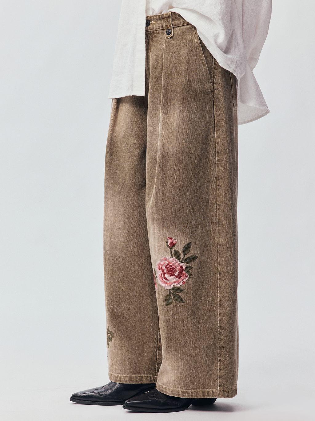 Vintage Floral-Embroidered Cropped Jeans