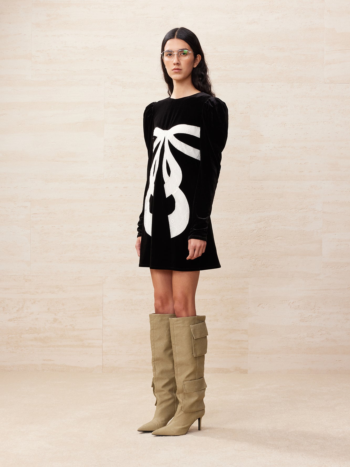 Lace bowknot spliced velvet minidress