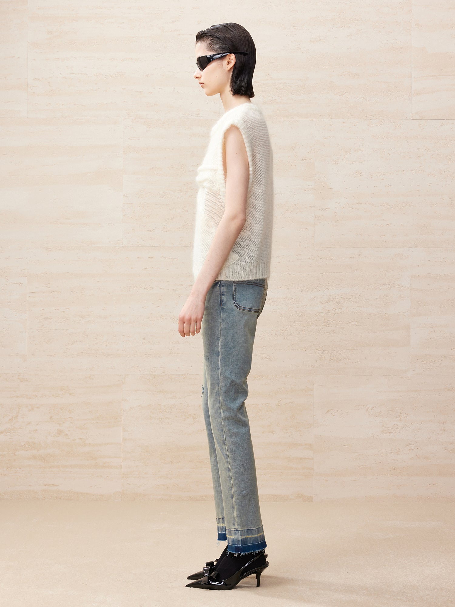 Knitted bowknot vest