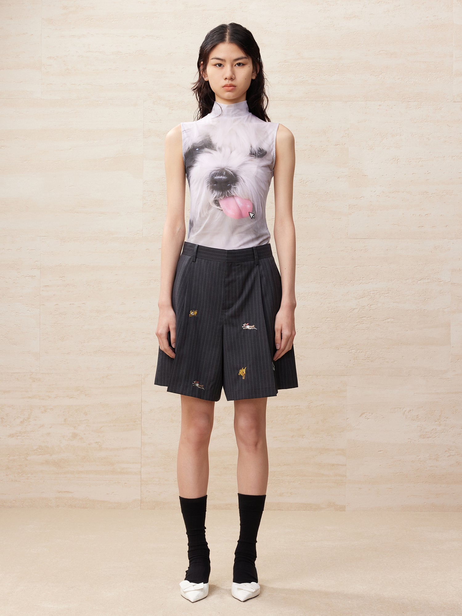 Turtle neck puppy printed vest